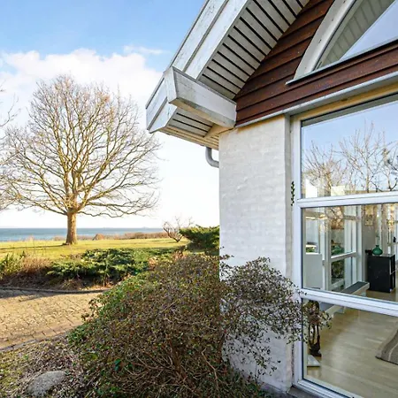 Summerhouse Nordkrogen Luxe W Water View Dronningmølle